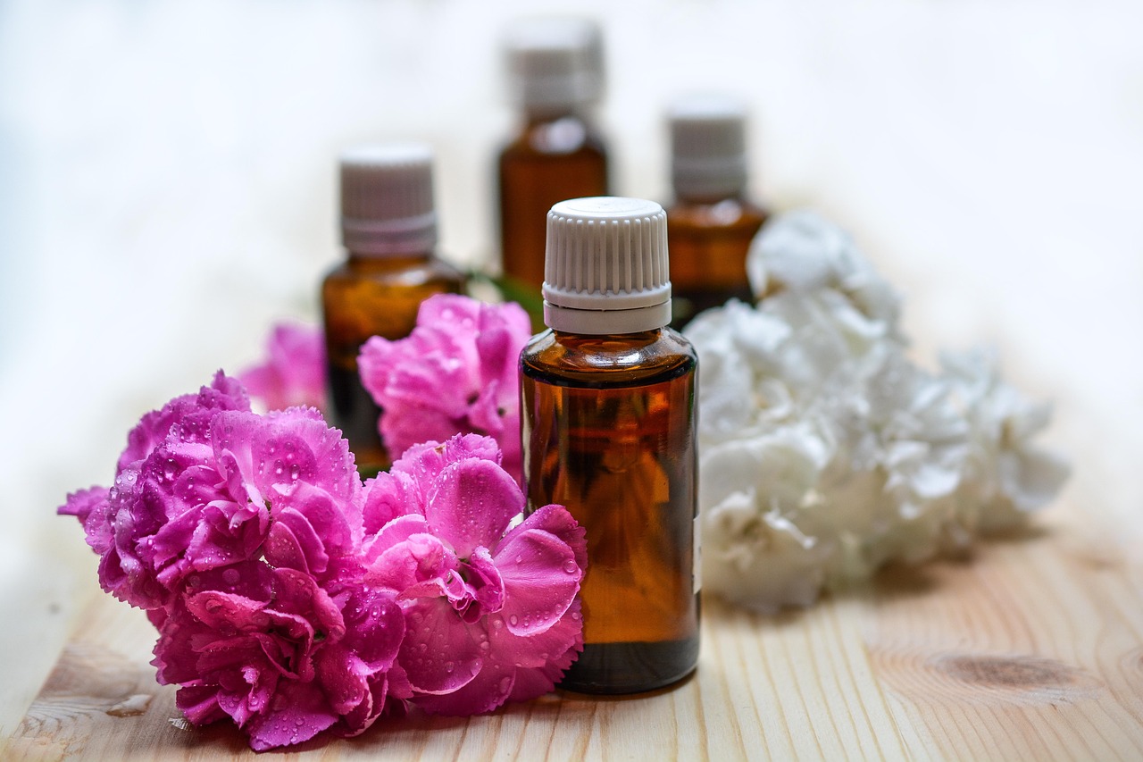 What Blends Well With Goldenrod Essential Oil? 10 Partners